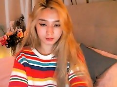 Cute blonde amateur webcam teen masturbating