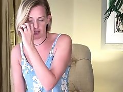 amateur blonde solo webcam