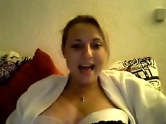 Webcam blonde doesn't mind to demonstrate her huge natural tits