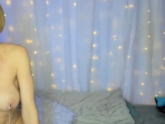 Redhead Shannon fingering on home webcam