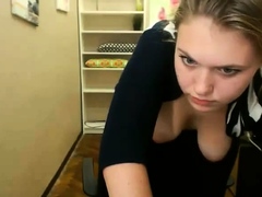 Cute Teen Spreads Her Hot Ass On Her Webcam
