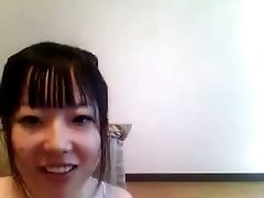 Amateur Japanese chick shows her pussy for the webcam