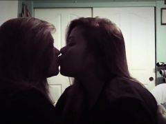 Amateur Girls Lesbian Kiss
