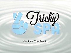 TrickySpa Client Fucks Masseur To Win Modeling Contest