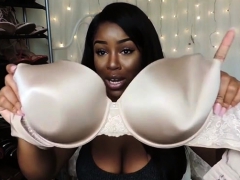Big ebony boobs Jada enjoys a pervy session