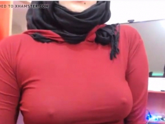 sexy muslim hijabi boobs
