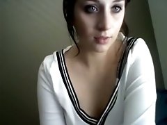 Sexy Iranian webcam model gets off on being watched