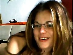 Beautiful nerdy webcam lady flashes her perky tits for me