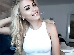 babe babyzelda fingering herself on live webcam