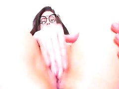 Nerd Babe Playing Her Pussy With Vibrator