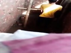 Indian girl caught on camera, when she is having sexy fun with boyfriend in under construction house