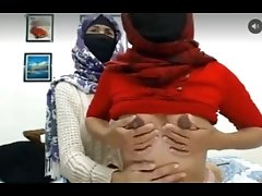 Arab Girl Milking boobs. Cam