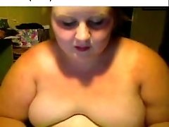A cute blonde BBW bitch stuffing a cucumber in her pussy