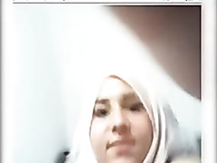 hijab girl faps on webcam