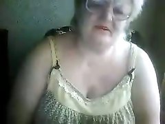 Fat and nasty granny on webcam flashes and masturbates