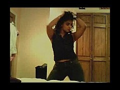 Curvy webcam girl dancing