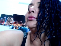 amateur nyxii fingering herself on live webcam