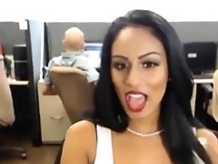 Sexi Desi Bitch on Skype 4
