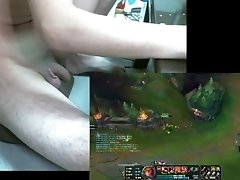 I tried playing League of Legends naked