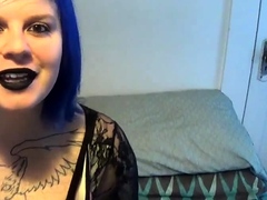 Tattooed Cam Girl With Big Ass And Tits Plays With Her Pussy