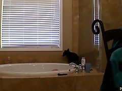 Juggy blonde porn actress Savannah Gold is taking a bath