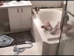 Sis Masturbates in Tub