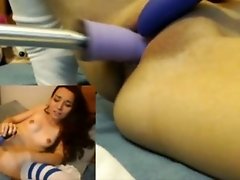 Webcam chick Alexa fucks her wet muff with sex machine