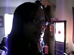 Bootylicious black webcam babe is twerking it on cam