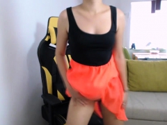 Beautiful brunette camgirl showing juicy ass on webcam