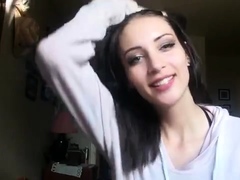 Webcam brunette solo masturbation