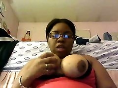 Huge ebony hottie with big tits and chunky butt on webcam