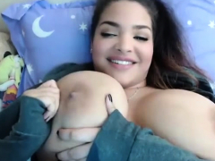Bbw latina makes webcam porn by showing her large boobs
