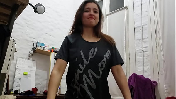 Chat de Whatsapp con mi mejor amiga se pone caliente   VIDEO